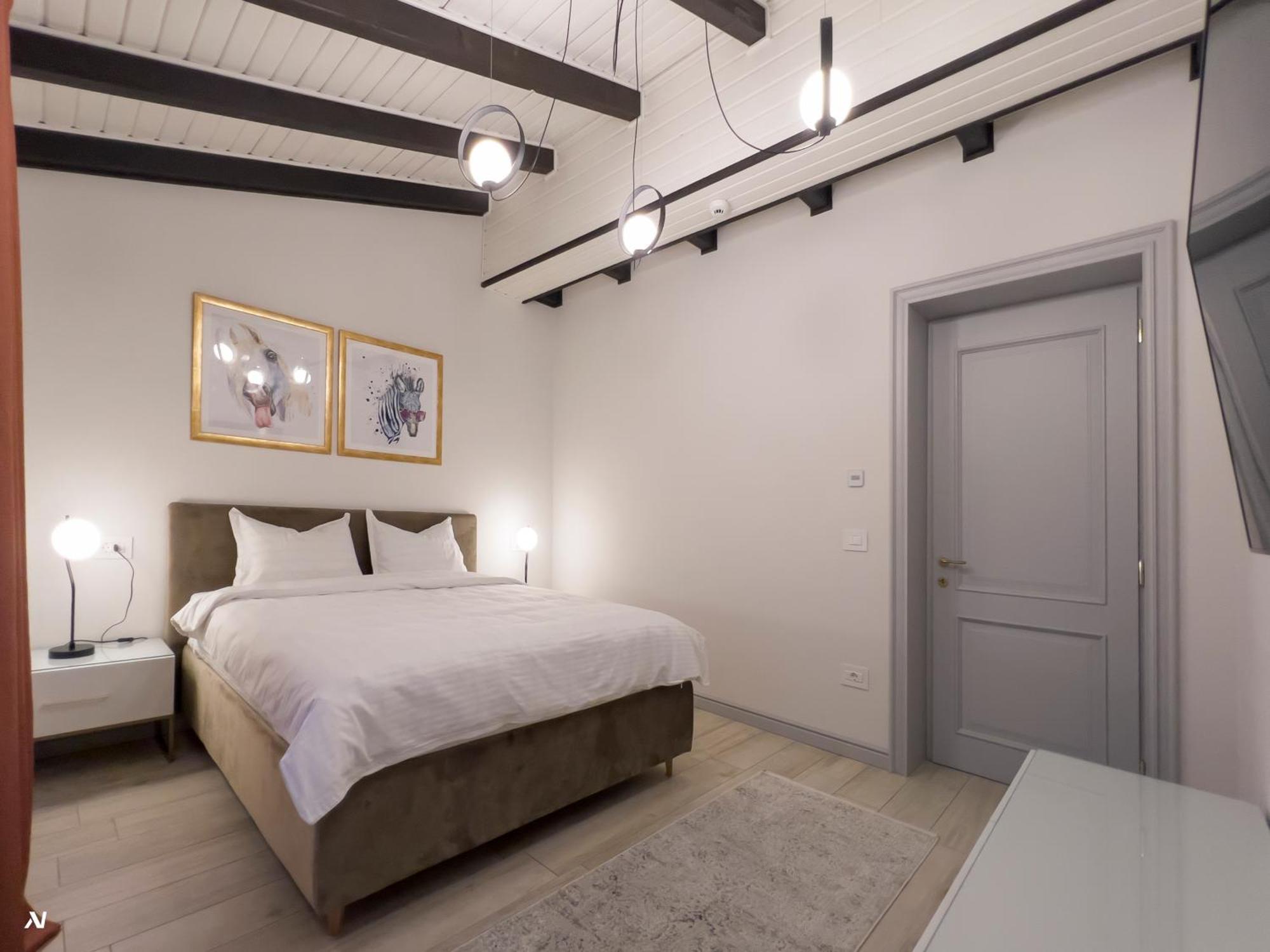 First Apartments Focşani Extérieur photo