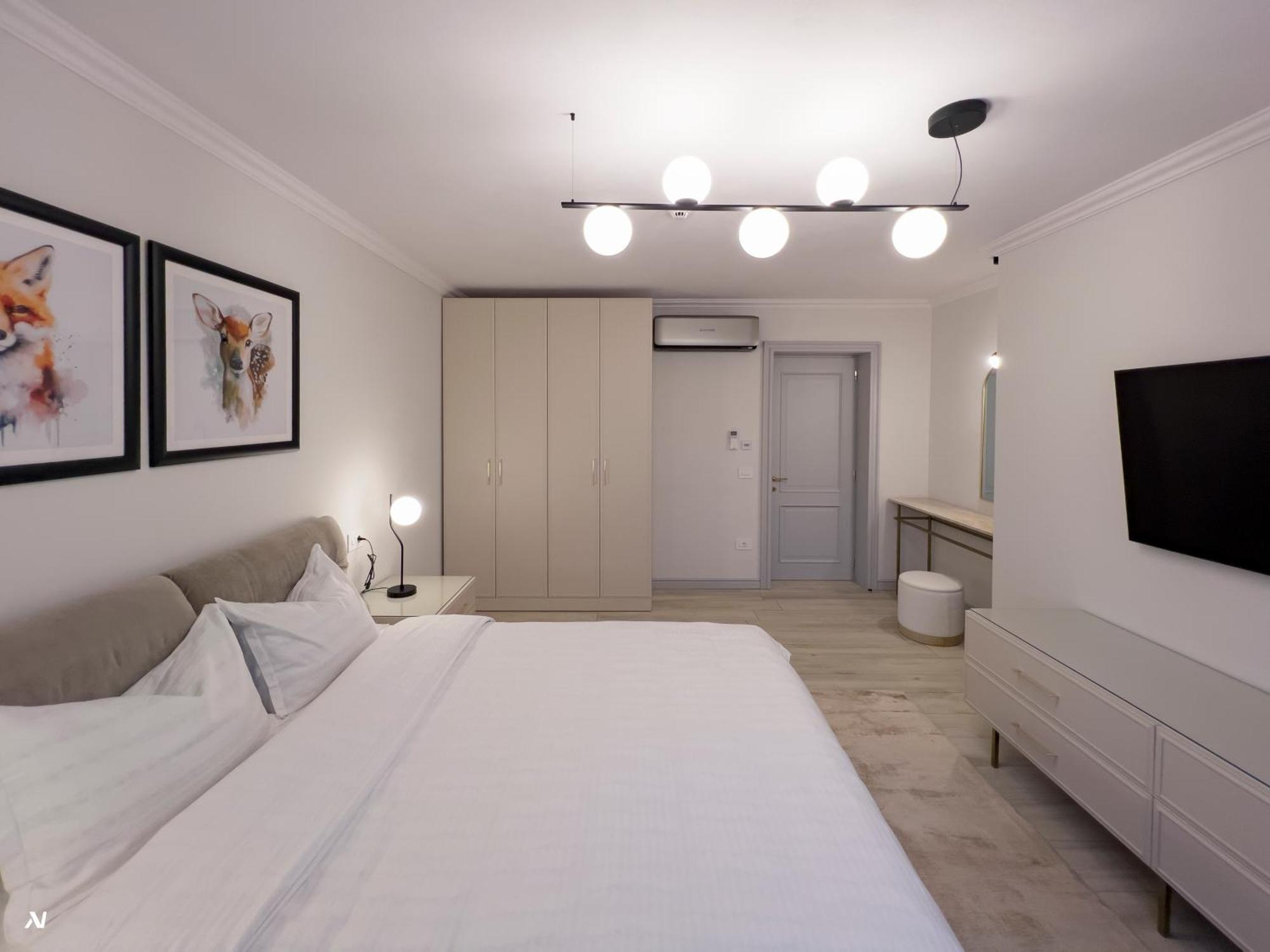 First Apartments Focşani Extérieur photo