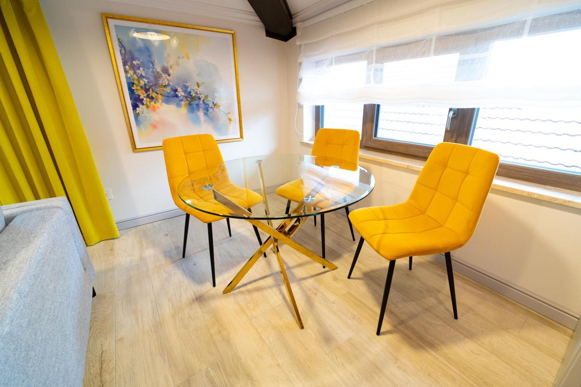 First Apartments Focşani Extérieur photo