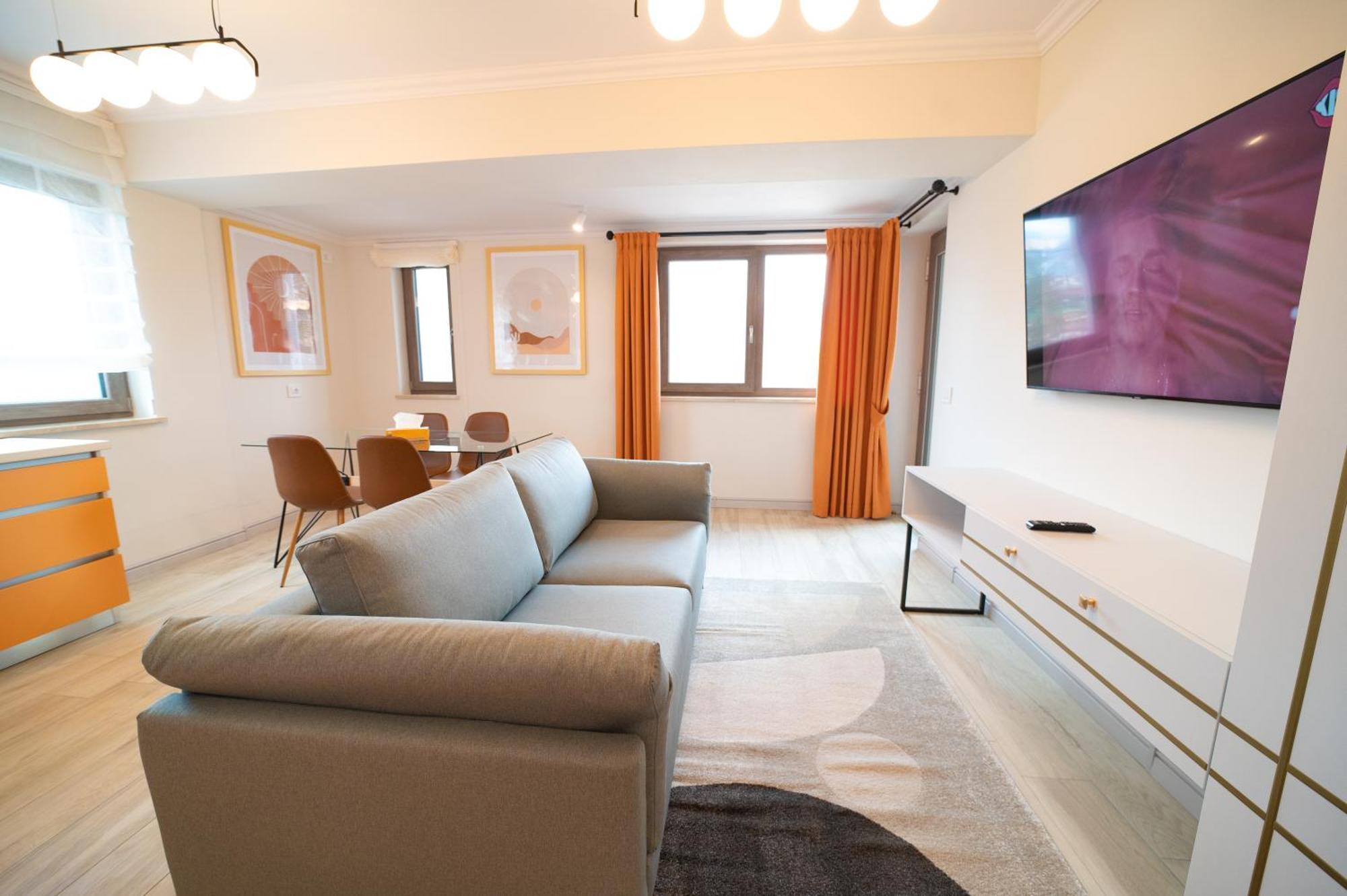 First Apartments Focşani Extérieur photo