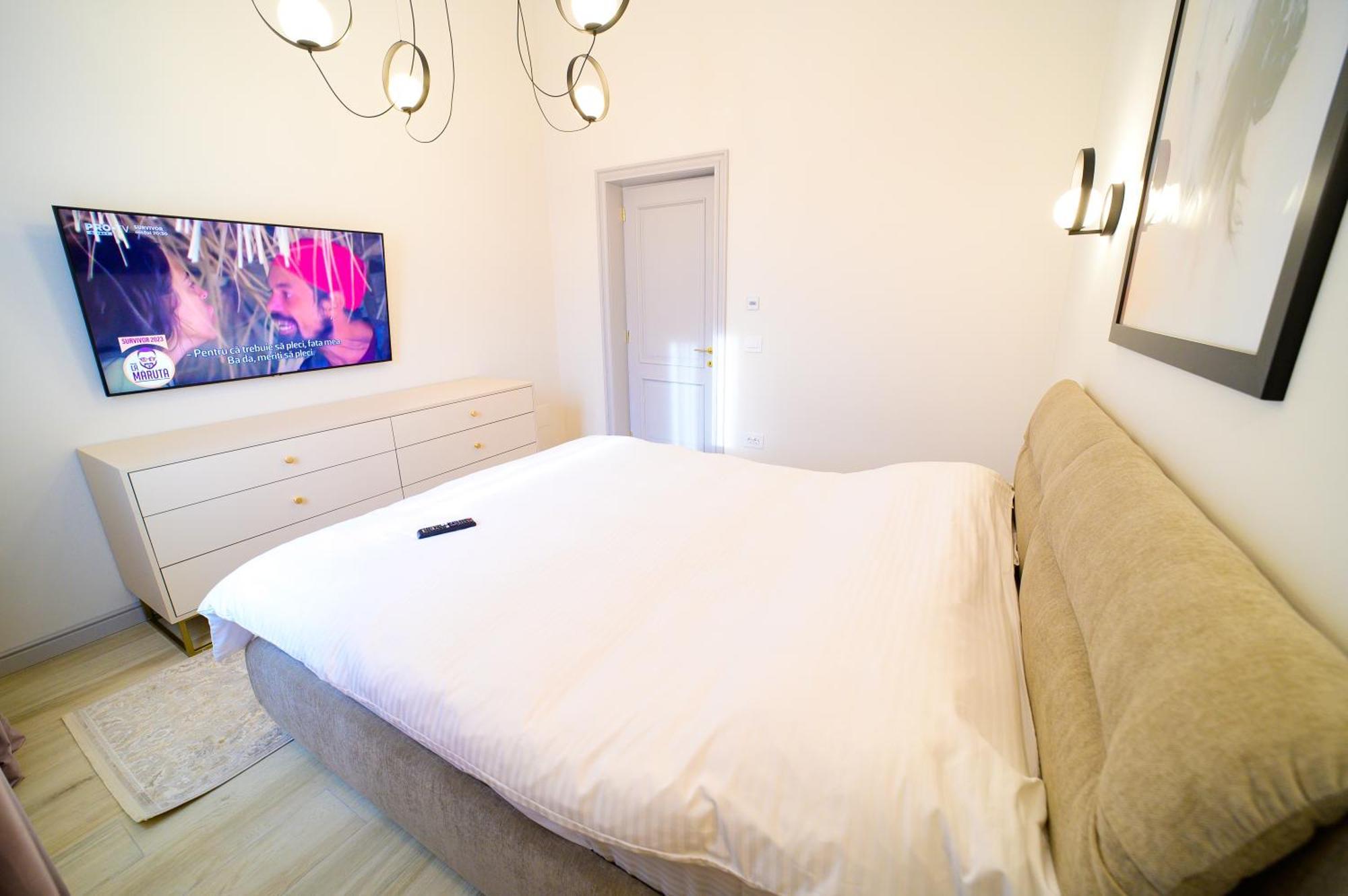 First Apartments Focşani Extérieur photo