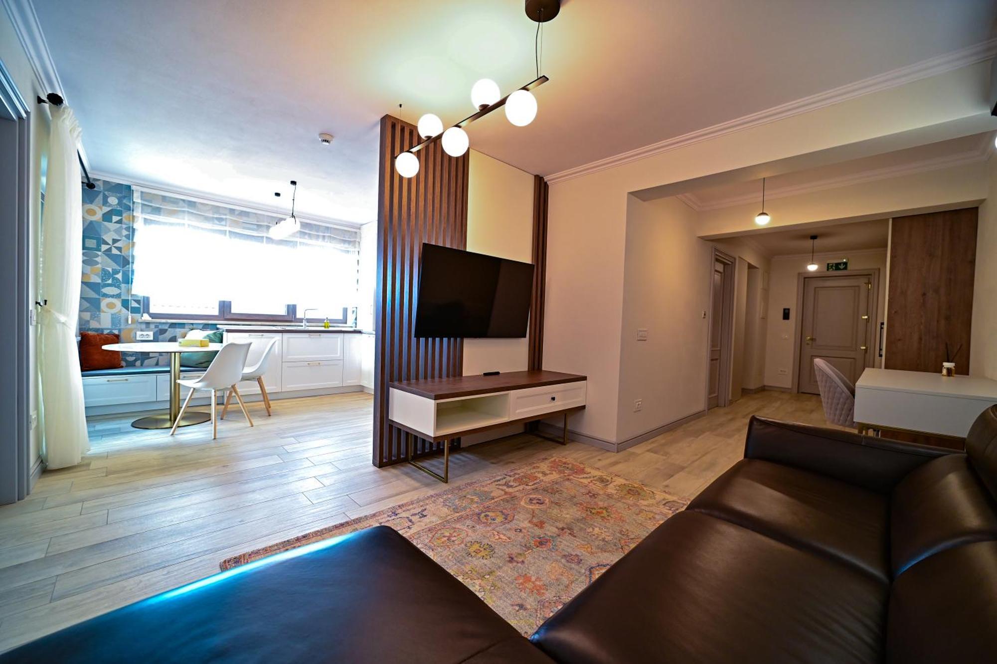 First Apartments Focşani Extérieur photo